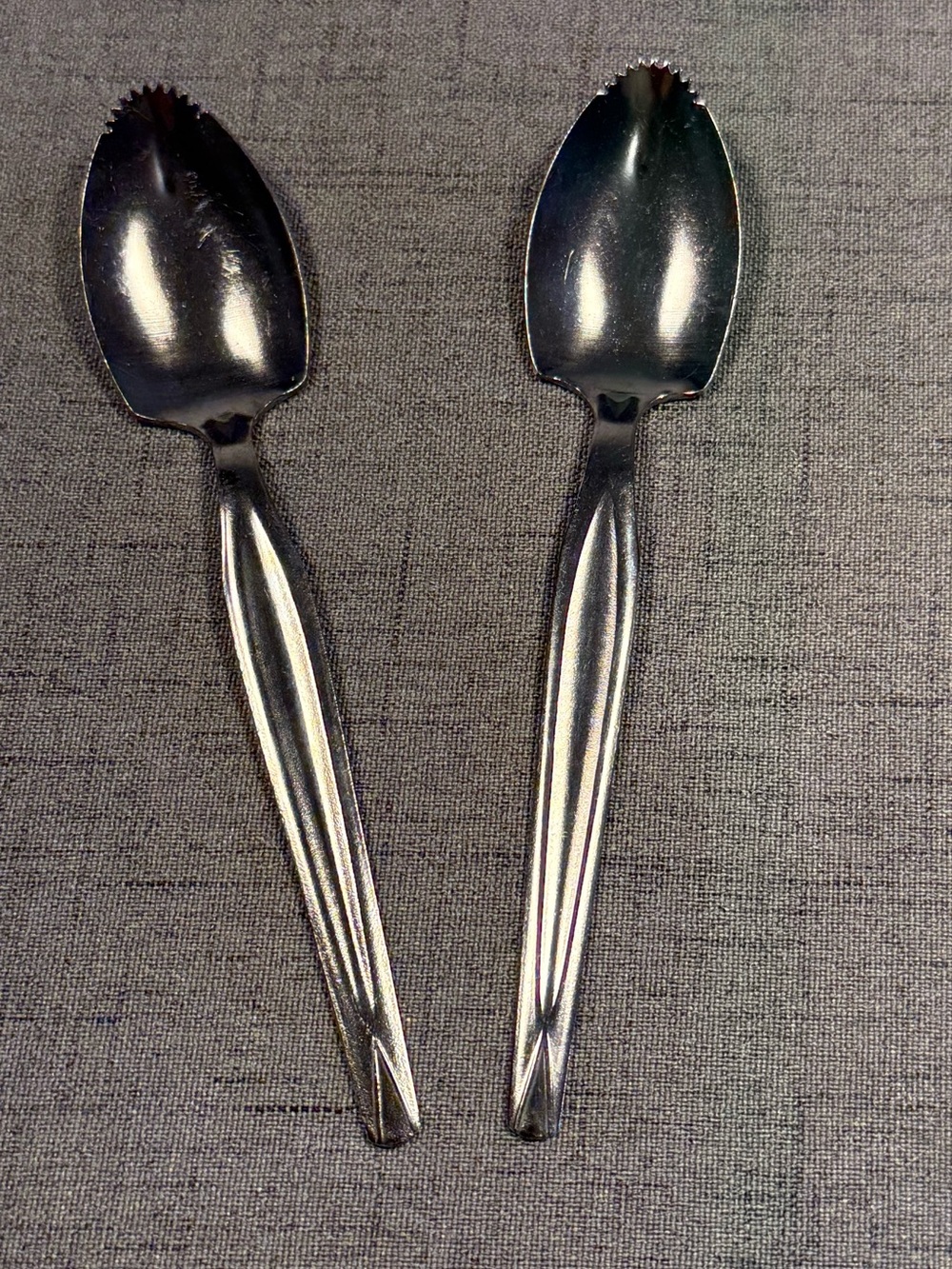 Vintage Stainless Steel Serrated Grapefruit Set of 2 Spoons Citrus Fruit 5.75”
